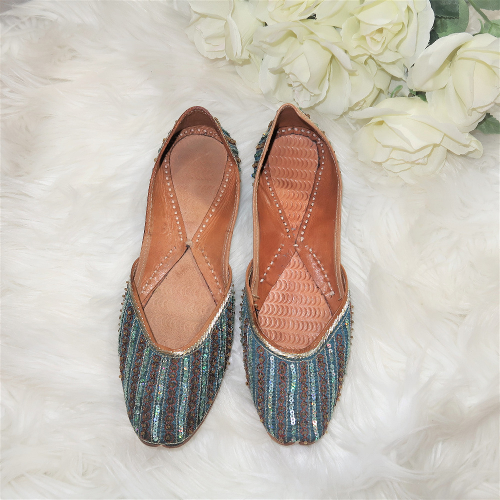 Blue embllished sandals in women